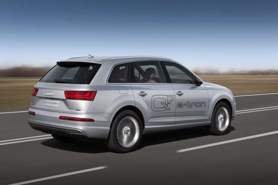  Audi Q7 e-tron TFSI Quattro (4M) 2015 года  (WW) (фото 13 из 22)